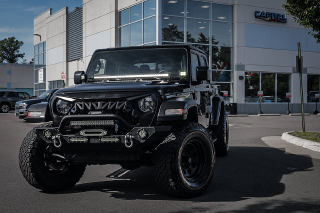 Used 2020 Jeep Gladiator Sport w/ Quick Order Package 24S AWD/4WD image 2