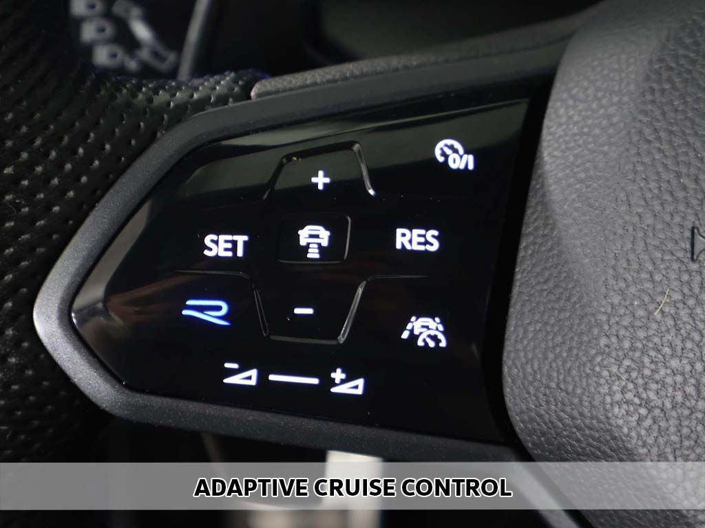 Used 2022 Volkswagen Golf R AWD/4WD image 5