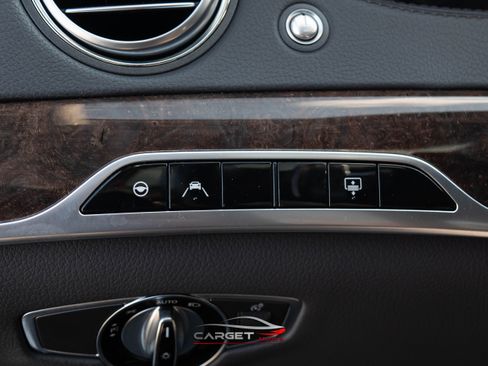 Used 2019 Mercedes-Benz S 560 4MATIC Sedan w/ Premium Package image 40