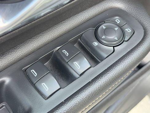 Used 2018 GMC Terrain SLE image 30