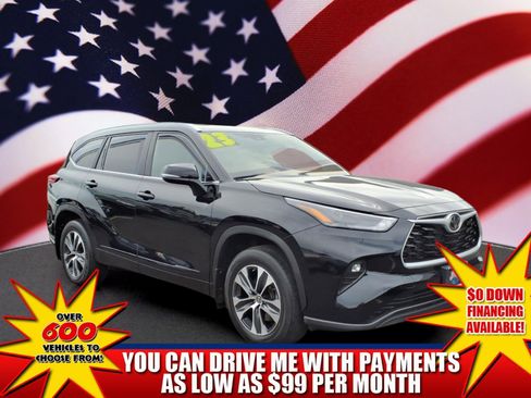 Used 2023 Toyota Highlander XLE AWD/4WD image 1