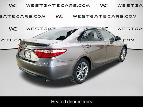 Used 2017 Toyota Camry SE image 10