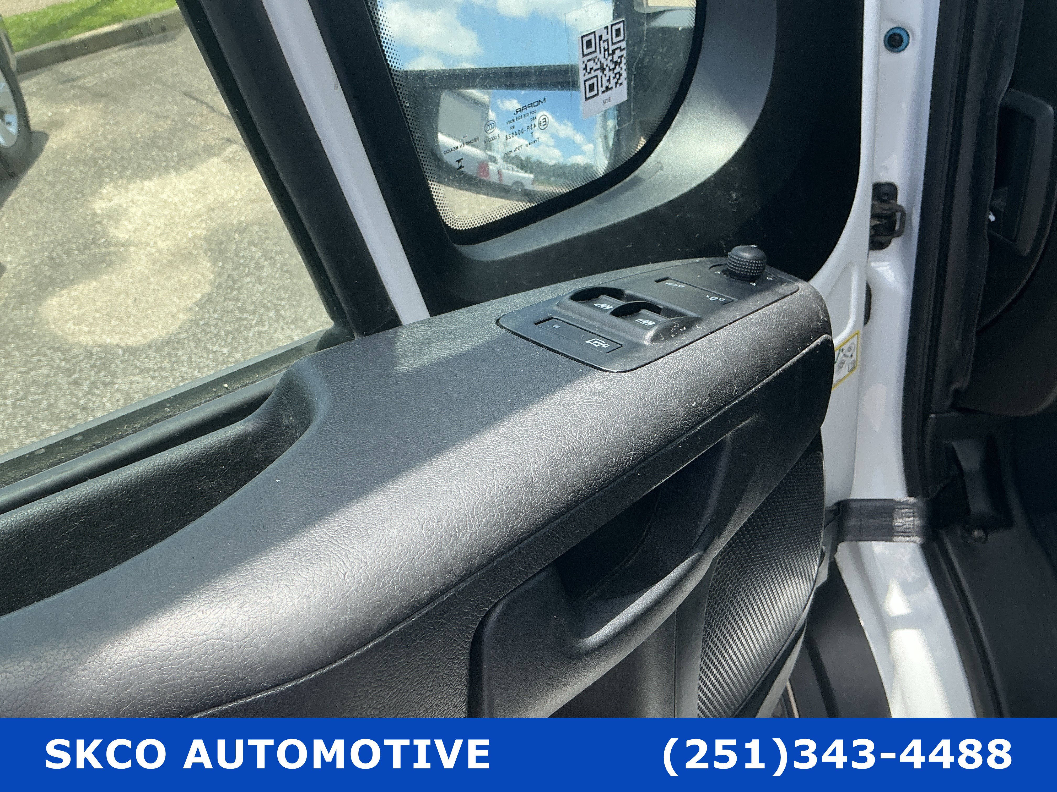 Used 2024 RAM ProMaster 2500 w/ Convenience Group FWD image 22