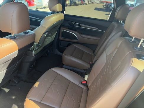 Used 2021 Kia Telluride SX w/ SX Prestige Package image 11