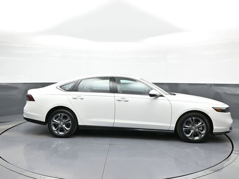 Certified 2024 Honda Accord EX-L image 5