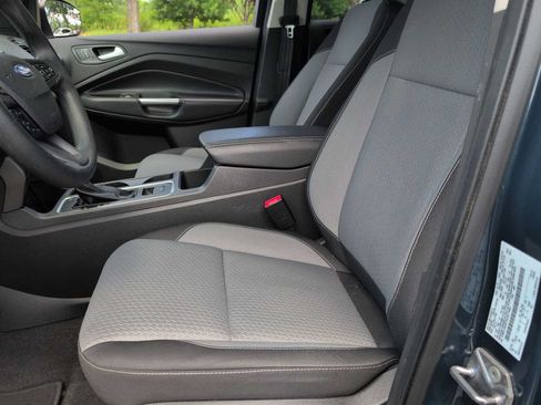 Used 2019 Ford Escape SE FWD image 16