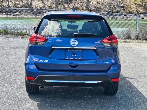 Used 2017 Nissan Rogue S AWD/4WD image 6
