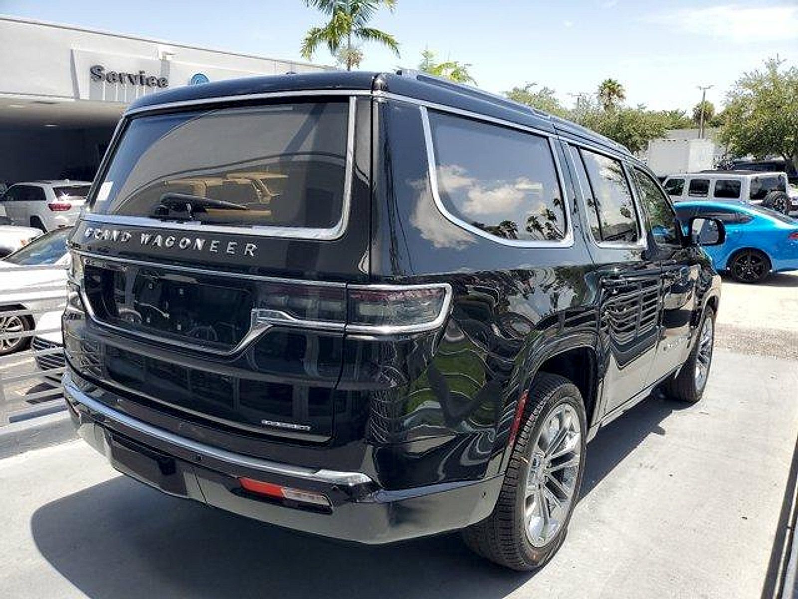New 2023 Jeep Grand Wagoneer Series II w/ Premium Group II AWD/4WD image 5