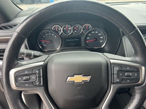 Used 2021 Chevrolet Suburban LT w/ LT Signature Package RWD image 17
