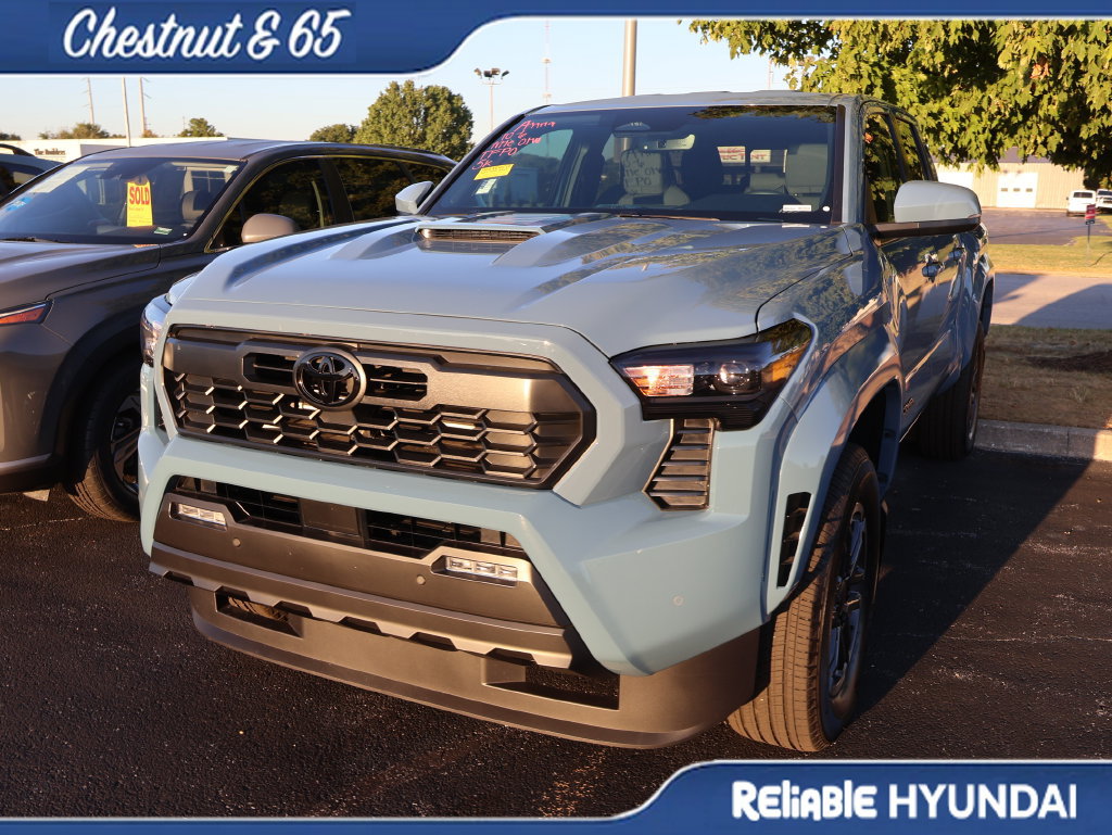 Used 2026 Toyota Tacoma TRD Sport w/ TRD Sport Upgrade Package AWD/4WD image 8