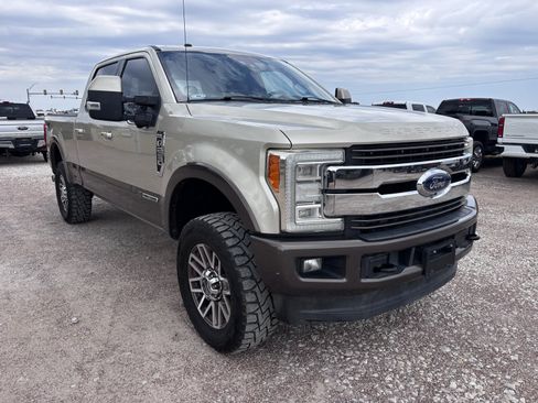 Used 2017 Ford F250 King Ranch w/ King Ranch Ultimate Package AWD/4WD image 8