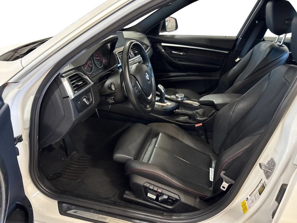 Used 2018 BMW 330i Sedan RWD image 12