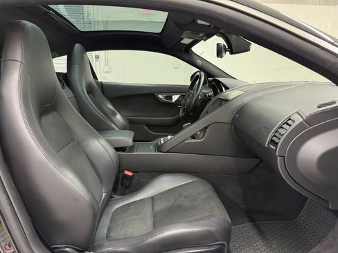 Used 2016 Jaguar F-TYPE Coupe RWD image 10