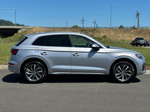 Used 2024 Audi Q5 2.0T Premium AWD/4WD image 2