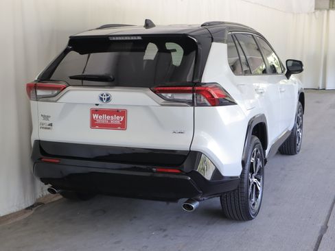Used 2023 Toyota RAV4 XSE w/ Weather Package AWD/4WD image 7