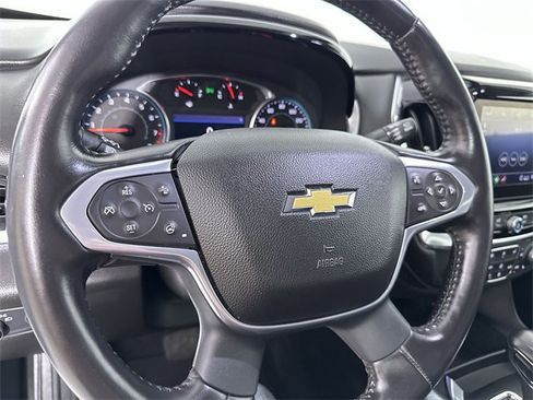 Used 2021 Chevrolet Traverse LT image 11