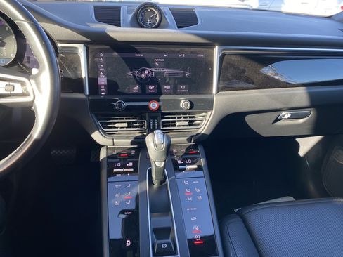 Used 2023 Porsche Macan AWD/4WD image 15