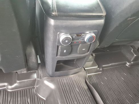 Used 2020 Ford Explorer XLT w/ Equipment Group 202A image 9