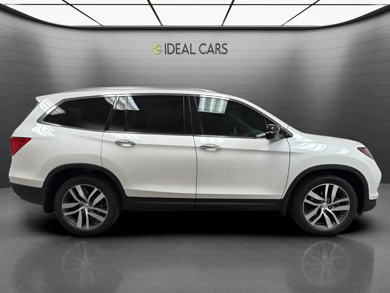 Used 2017 Honda Pilot Elite image 4