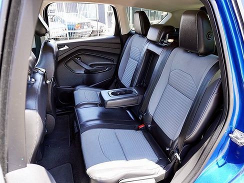 Used 2018 Ford Escape SE w/ SE Sport Appearance Package FWD image 16