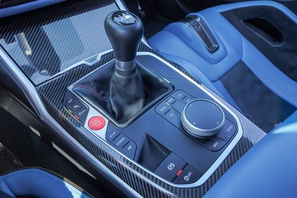 Used 2025 BMW M3 w/ M Carbon Exterior Package RWD image 31