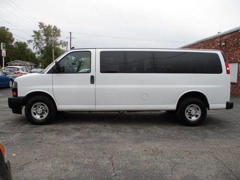 Used 2019 Chevrolet Express 3500 LS image 23