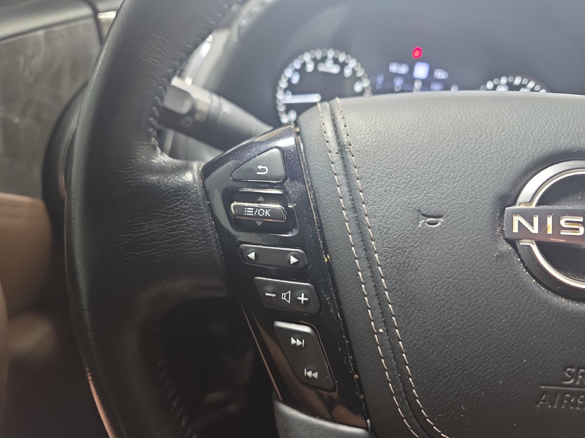 Used 2022 Nissan Armada Platinum w/ Captain's Chairs Package AWD/4WD image 17