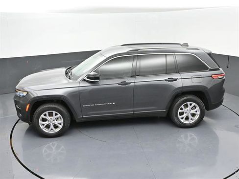 Used 2022 Jeep Grand Cherokee Limited AWD/4WD image 41