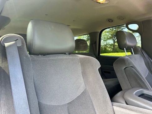 Used 2005 GMC Yukon SLE w/ Cargo Package RWD image 27