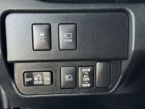 Used 2021 Toyota Tacoma TRD Off-Road w/ TRD Premium Off Road Package AWD/4WD image 23