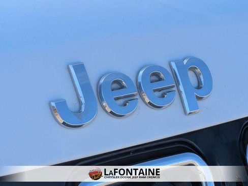 Certified 2023 Jeep Compass Limited image 9