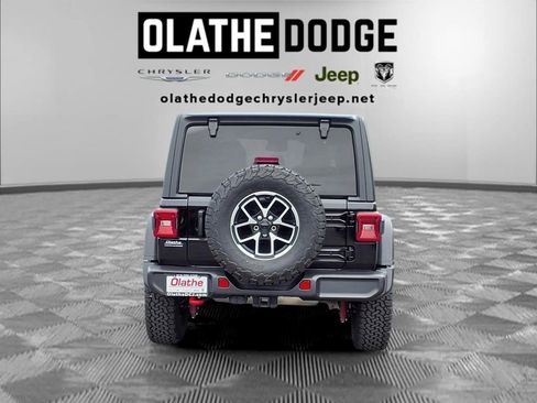 Used 2025 Jeep Wrangler Unlimited Rubicon AWD/4WD image 26