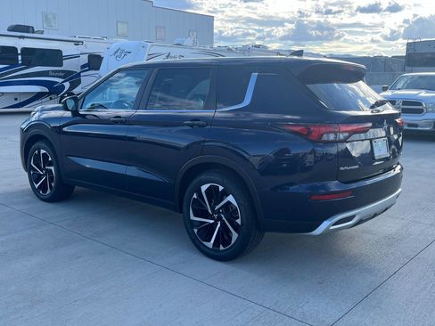 Used 2022 Mitsubishi Outlander SE image 5