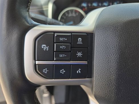 Used 2024 Ford Expedition Limited image 11