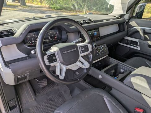 Used 2023 Land Rover Defender 90 S image 13
