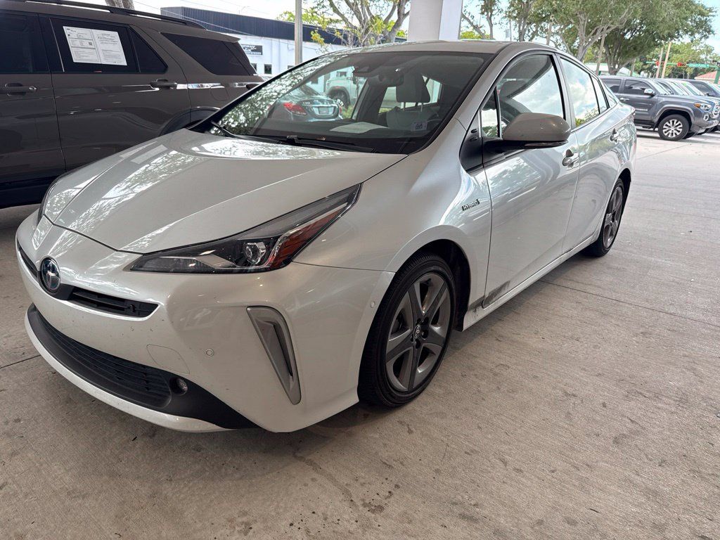 Used 2022 Toyota Prius Limited FWD image 6