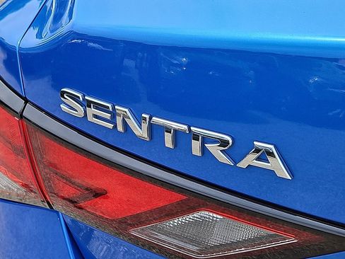Used 2025 Nissan Sentra SV FWD image 31