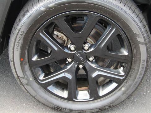 Used 2017 Jeep Renegade Altitude AWD/4WD image 26