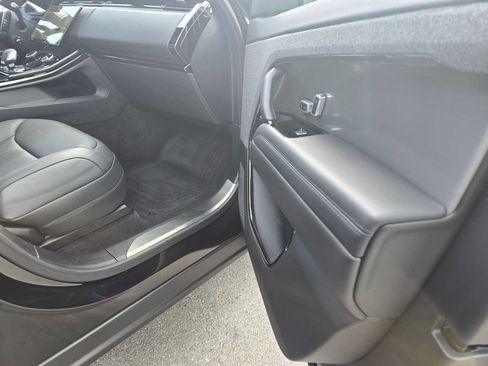 Used 2023 Land Rover Range Rover Sport SE Dynamic image 11