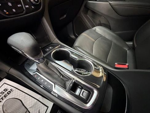 Used 2022 Chevrolet Equinox Premier AWD/4WD image 19