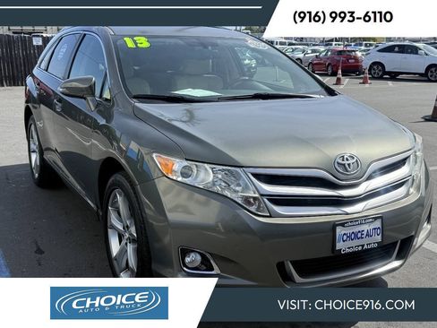 Used 2013 Toyota Venza LE FWD image 1