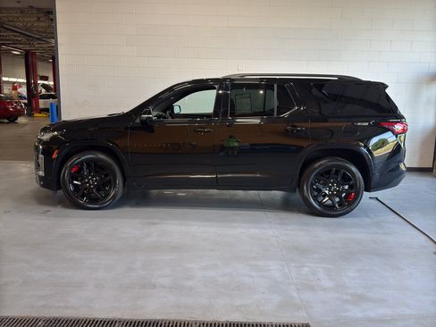 Used 2023 Chevrolet Traverse Premier w/ Redline Edition AWD/4WD image 2