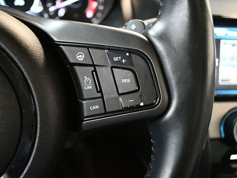 Used 2017 Jaguar F-TYPE Coupe RWD image 33