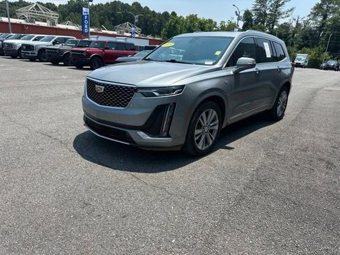 Used 2023 Cadillac XT6 Premium Luxury FWD image 1