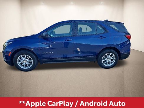 Used 2022 Chevrolet Equinox LS FWD image 3