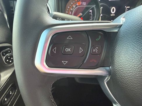Used 2025 Jeep Wrangler Unlimited Sahara AWD/4WD image 30