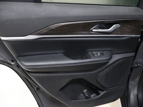 New 2026 Jeep Grand Cherokee Laredo image 12