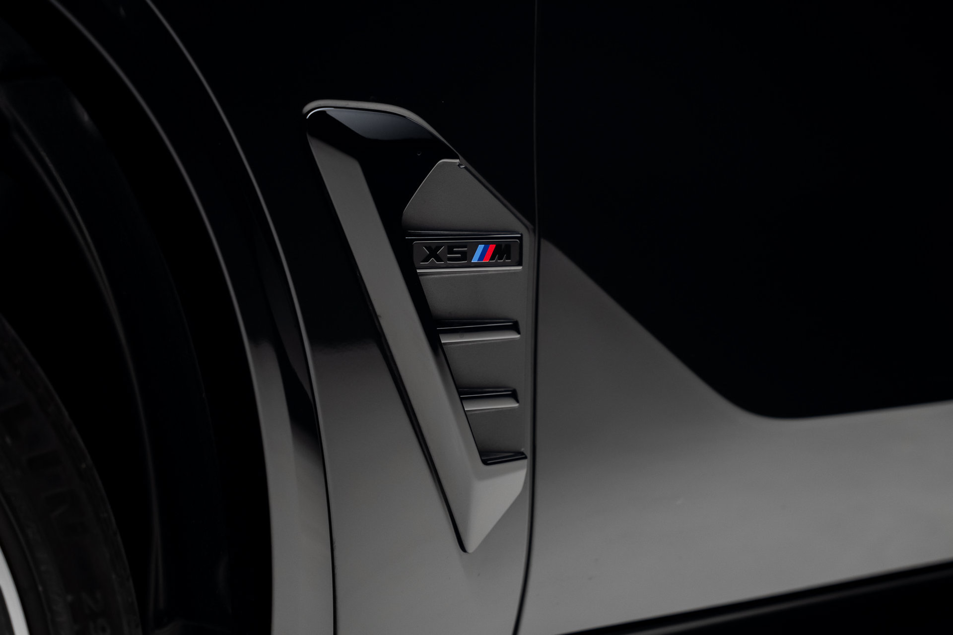 Used 2024 BMW X5 M Competition w/ Executive Package AWD/4WD image 24