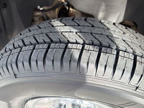 Used 2007 Chevrolet Silverado 2500 LT AWD/4WD image 24