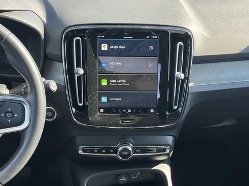 Used 2025 Volvo XC40 B5 Plus image 16